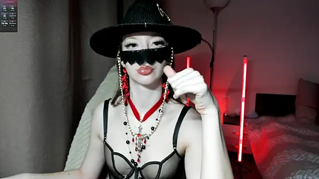 Snapshot of holyharlot chatting on 03-14-25, 04:51 holyharlot online show from 03-14-25, 04:51