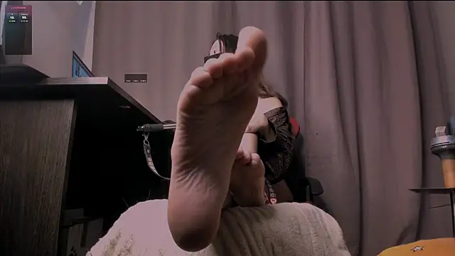 Snapshot of holyharlot chatting on 09-27-25, 02:22 holyharlot online show from 09-27-25, 02:22