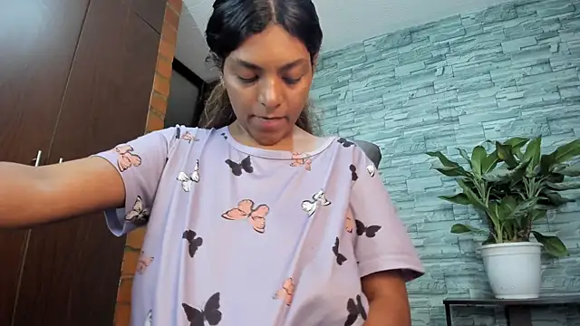 nicollesofia2 online show from 02-08-25, 08:31