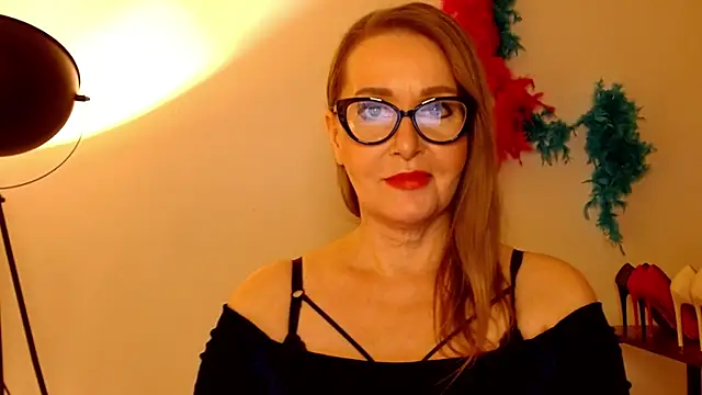 Snapshot of leaxSTAR chatting on 02-25-25, 05:58 leaxSTAR online show from 02-25-25, 05:58