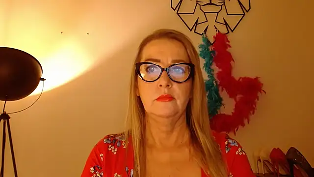 Snapshot of leaxSTAR chatting on 12-03-25, 02:48 leaxSTAR online show from 12-03-25, 02:48