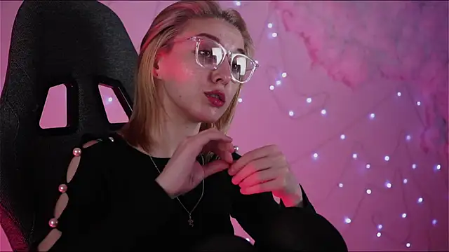 PhilippaAdamas online show from 02-27-25, 08:50