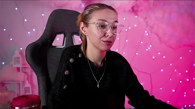 PhilippaAdamas online show from 03-08-25, 05:49