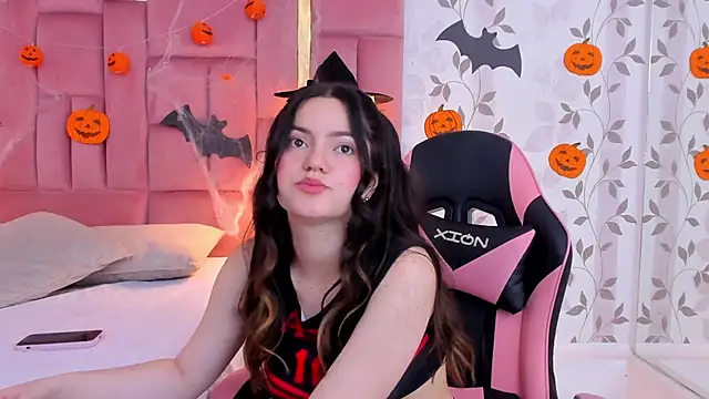 Snapshot of ArianaFranco chatting on 10-27-25, 01:15 ArianaFranco online show from 10-27-25, 01:15