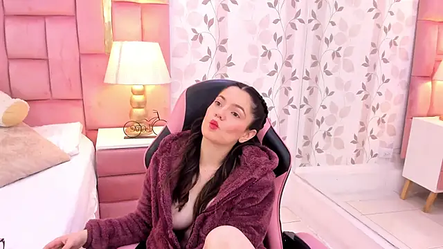 Snapshot of ArianaFranco chatting on 02-15-26, 12:25 ArianaFranco online show from 02-15-26, 12:25