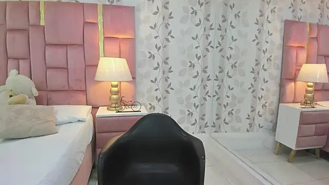 Snapshot of ArianaFranco chatting on 03-05-26, 01:29 ArianaFranco online show from 03-05-26, 01:29