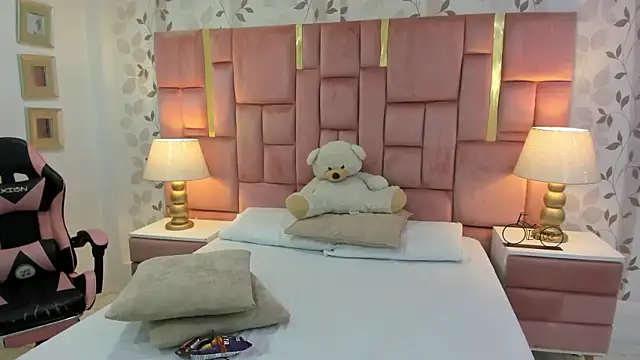 Snapshot of ArianaFranco chatting on 03-14-26, 04:07 ArianaFranco online show from 03-14-26, 04:07