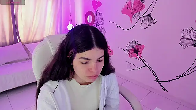Snapshot of Isabela_Fiorelli chatting on 05-03-26, 01:28 Isabela Fiorelli online show from 05-03-26, 01:28