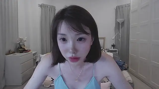 Snapshot of joycemilka chatting on 02-13-25, 01:37 joycemilka online show from 02-13-25, 01:37