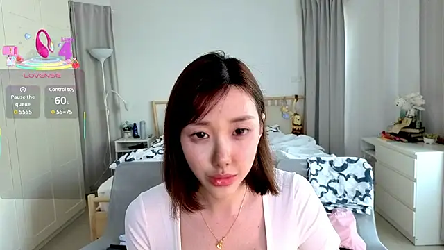 Snapshot of joycemilka chatting on 03-04-25, 09:29 joycemilka online show from 03-04-25, 09:29