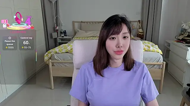 Snapshot of joycemilka chatting on 09-30-25, 06:29 joycemilka online show from 09-30-25, 06:29