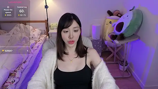 Snapshot of joycemilka chatting on 12-03-25, 11:52 joycemilka online show from 12-03-25, 11:52