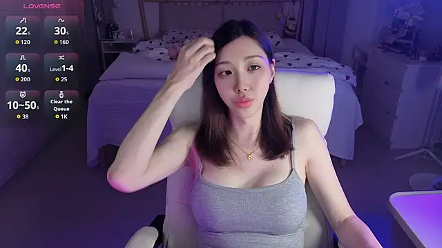 Snapshot of joycemilka chatting on 02-13-26, 01:40 joycemilka online show from 02-13-26, 01:40