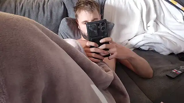 ademandjulia online show from 10-30-25, 03:35