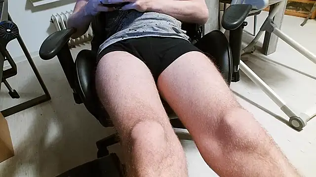 ademandjulia online show from 02-16-26, 09:33