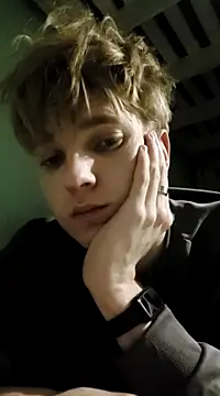 Snapshot of And25bn chatting on 02-26-25, 04:45 And25bn online show from 02-26-25, 04:45