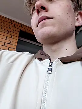 Snapshot of And25bn chatting on 11-03-25, 07:09 And25bn online show from 11-03-25, 07:09