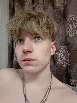 Snapshot of And25bn chatting on 11-29-25, 10:46 And25bn online show from 11-29-25, 10:46