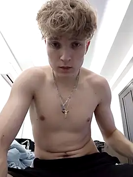 Snapshot of And25bn chatting on 12-20-25, 11:01 And25bn online show from 12-20-25, 11:01