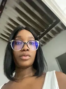 Snapshot of blackgril12 chatting on 03-08-25, 12:00 blackgril12 online show from 03-08-25, 12:00