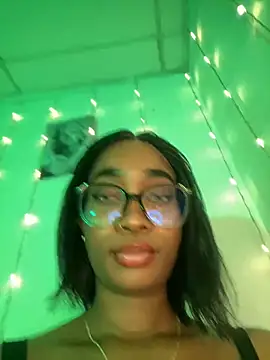 Snapshot of blackgril12 chatting on 03-18-25, 01:43 blackgril12 online show from 03-18-25, 01:43