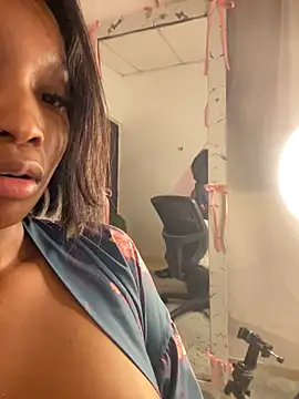 Snapshot of blackgril12 chatting on 01-06-26, 11:07 blackgril12 online show from 01-06-26, 11:07