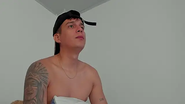 Snapshot of hugosan12 chatting on 02-18-25, 05:21 hugosan12 online show from 02-18-25, 05:21