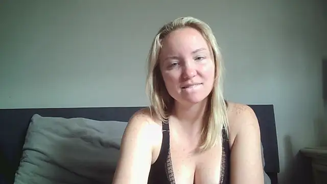 sexiirose22 online show from 03-23-26, 04:00