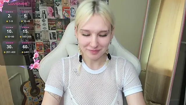 EvelinaLuu online show from 05-19-26, 01:44