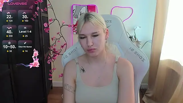 EvelinaLuu online show from 05-20-26, 01:12