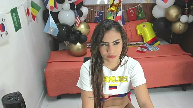 Holly 22 online show from 06-17-26, 11:01