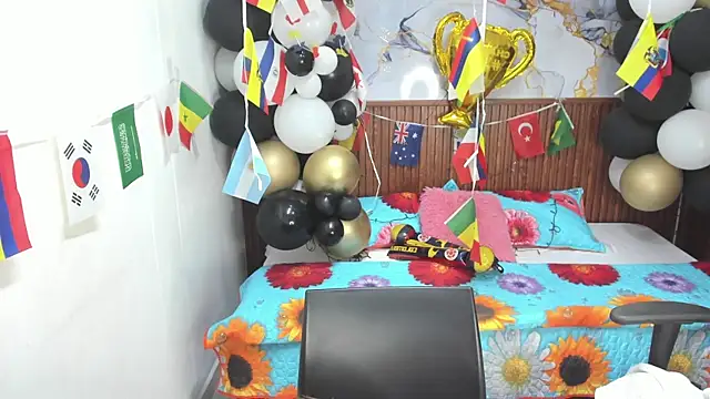 Holly 22 online show from 06-24-26, 10:58