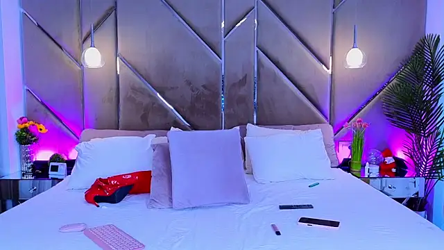 Snapshot of Lellie__ chatting on 10-01-25, 04:13 Lellie online show from 10-01-25, 04:13