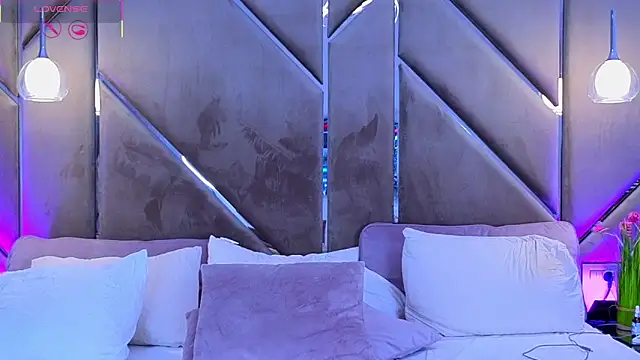 Snapshot of Lellie__ chatting on 10-03-25, 04:15 Lellie online show from 10-03-25, 04:15