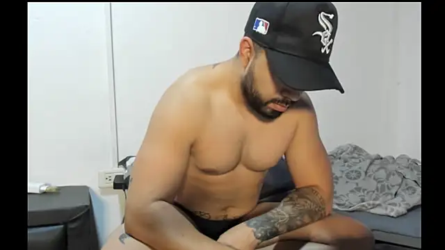 Snapshot of mikeblaree chatting on 10-20-25, 02:28 mikeblaree online show from 10-20-25, 02:28