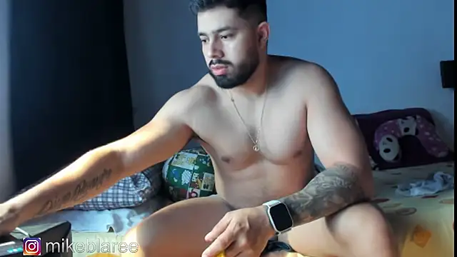 Snapshot of mikeblaree chatting on 11-29-25, 07:17 mikeblaree online show from 11-29-25, 07:17