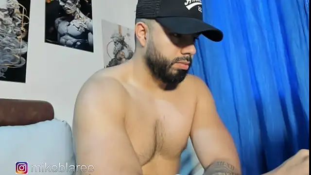 Snapshot of mikeblaree chatting on 12-01-25, 02:22 mikeblaree online show from 12-01-25, 02:22