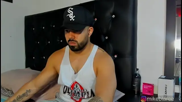 Snapshot of mikeblaree chatting on 02-02-26, 06:06 mikeblaree online show from 02-02-26, 06:06