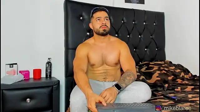 Snapshot of mikeblaree chatting on 02-23-26, 08:17 mikeblaree online show from 02-23-26, 08:17