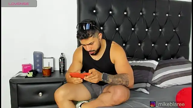 mikeblaree online show from 04-18-26, 07:58