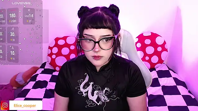 Snapshot of Elice_cooper_ chatting on 11-10-25, 03:38 Elice cooper online show from 11-10-25, 03:38