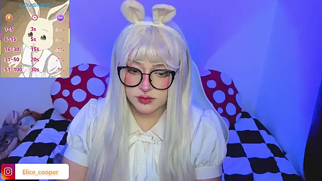 Snapshot of Elice_cooper_ chatting on 11-25-25, 06:35 Elice cooper online show from 11-25-25, 06:35
