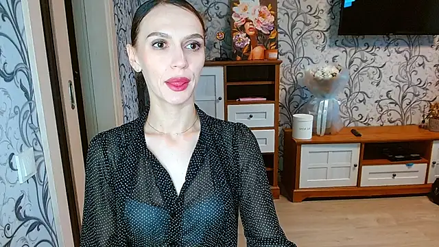 Snapshot of Lady_Sunshine_ chatting on 10-18-25, 06:16 Lady Sunshine online show from 10-18-25, 06:16