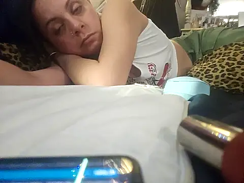 Snapshot of ShysluutGia chatting on 02-26-25, 12:05 ShysluutGia online show from 02-26-25, 12:05