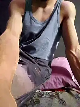 Snapshot of Adem_usr chatting on 02-08-25, 11:55 Adem usr online show from 02-08-25, 11:55