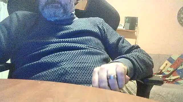 Snapshot of lanata chatting on 02-13-25, 11:26 lanata online show from 02-13-25, 11:26