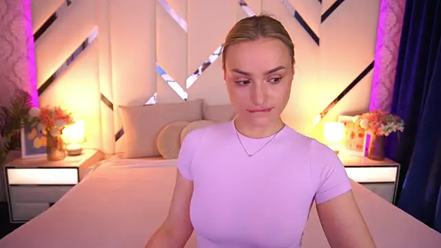 LindsieGreyy online show from 05-31-26, 06:21