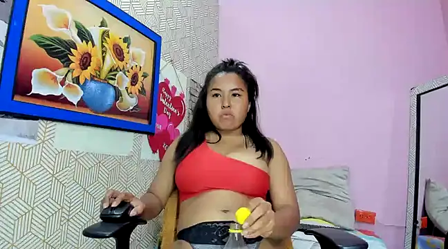 Snapshot of camilagreeco chatting on 02-18-25, 03:54 camilagreeco online show from 02-18-25, 03:54