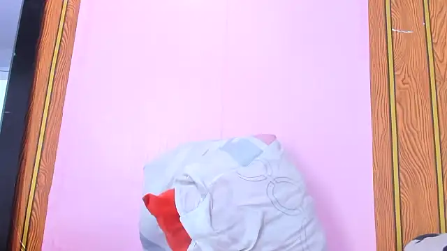 Snapshot of camilagreeco chatting on 10-03-25, 01:52 camilagreeco online show from 10-03-25, 01:52