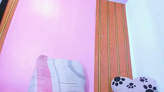 Snapshot of camilagreeco chatting on 10-11-25, 01:53 camilagreeco online show from 10-11-25, 01:53